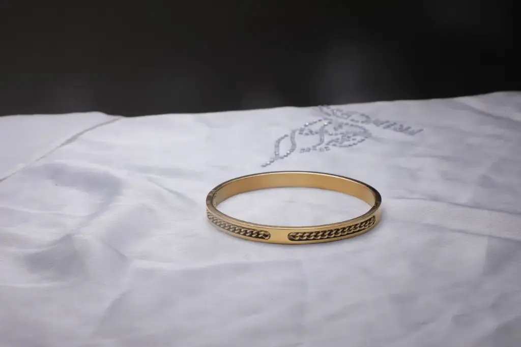 bracelet